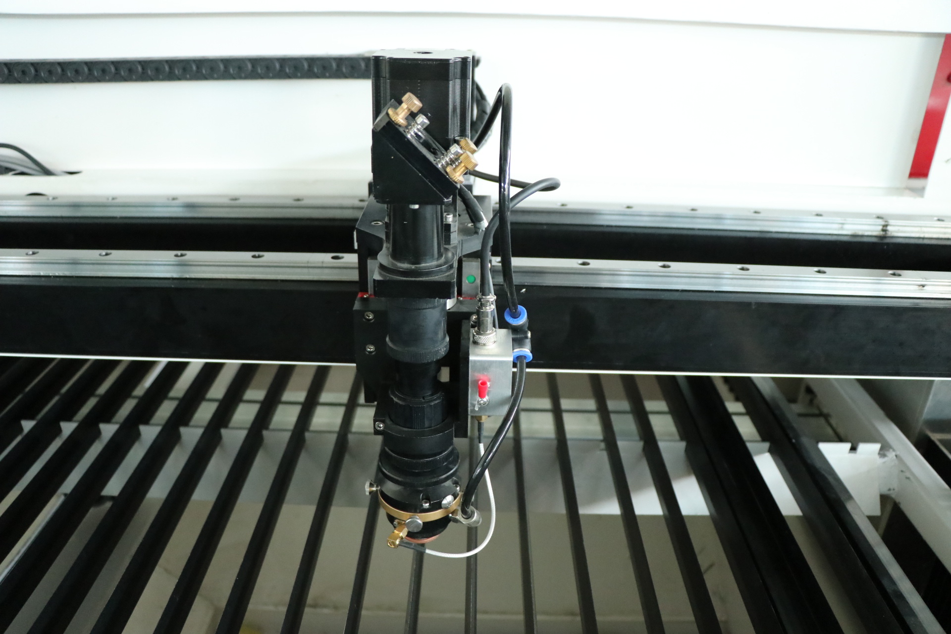 CO2 laser cutting machine.jpg